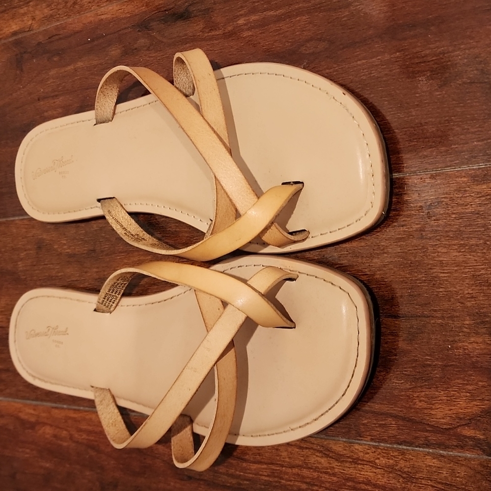 Universal Thread sandals - Picture 5 of 5